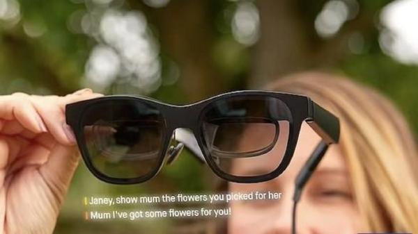 عینک هوشمندی که مقابل چشمانتان صوت را تبدیل به متن می نماید